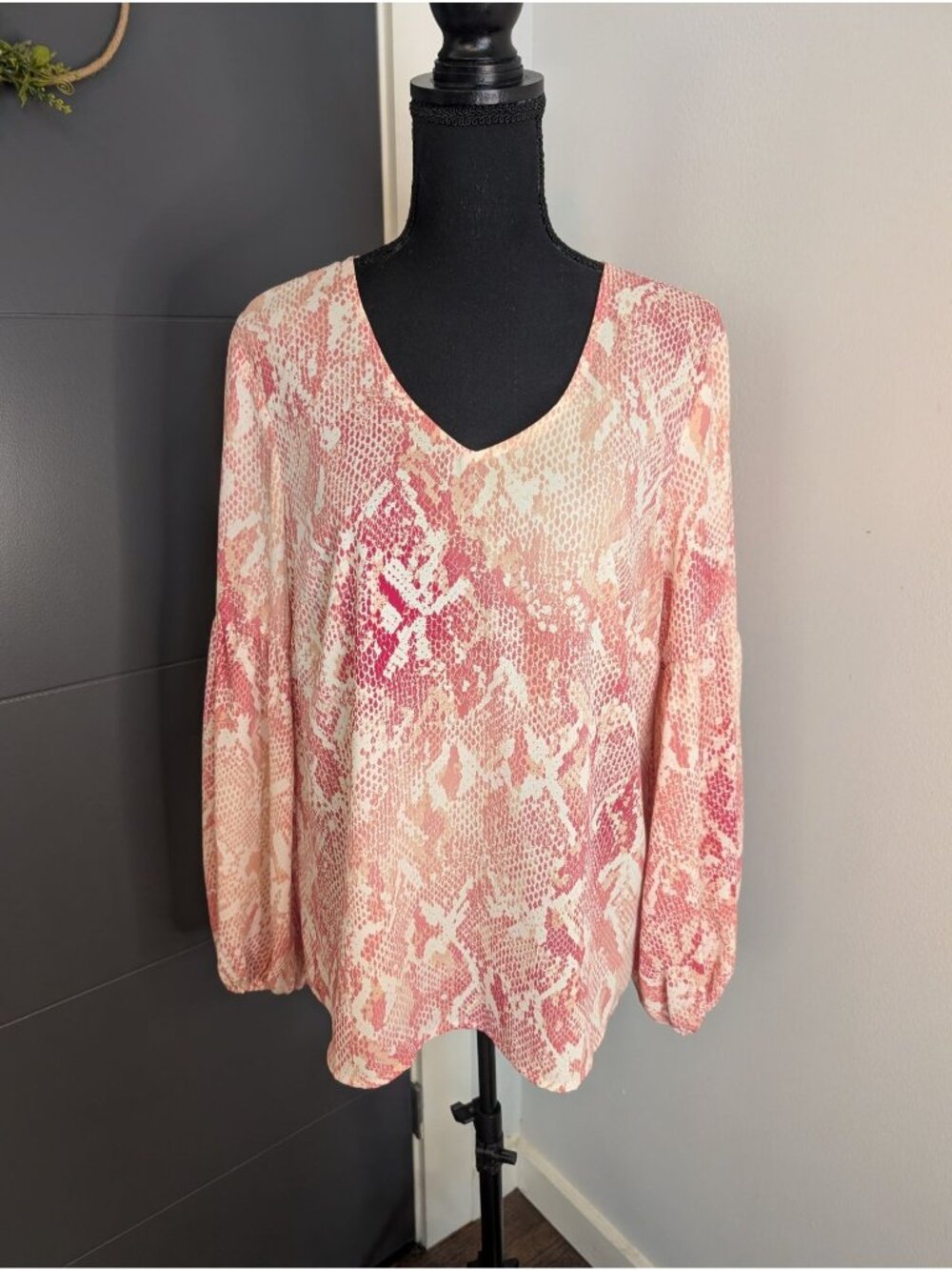 Cabi Style 5708 Bethany Blouse Lightweight Pink and White Snakeskin Print Long-S